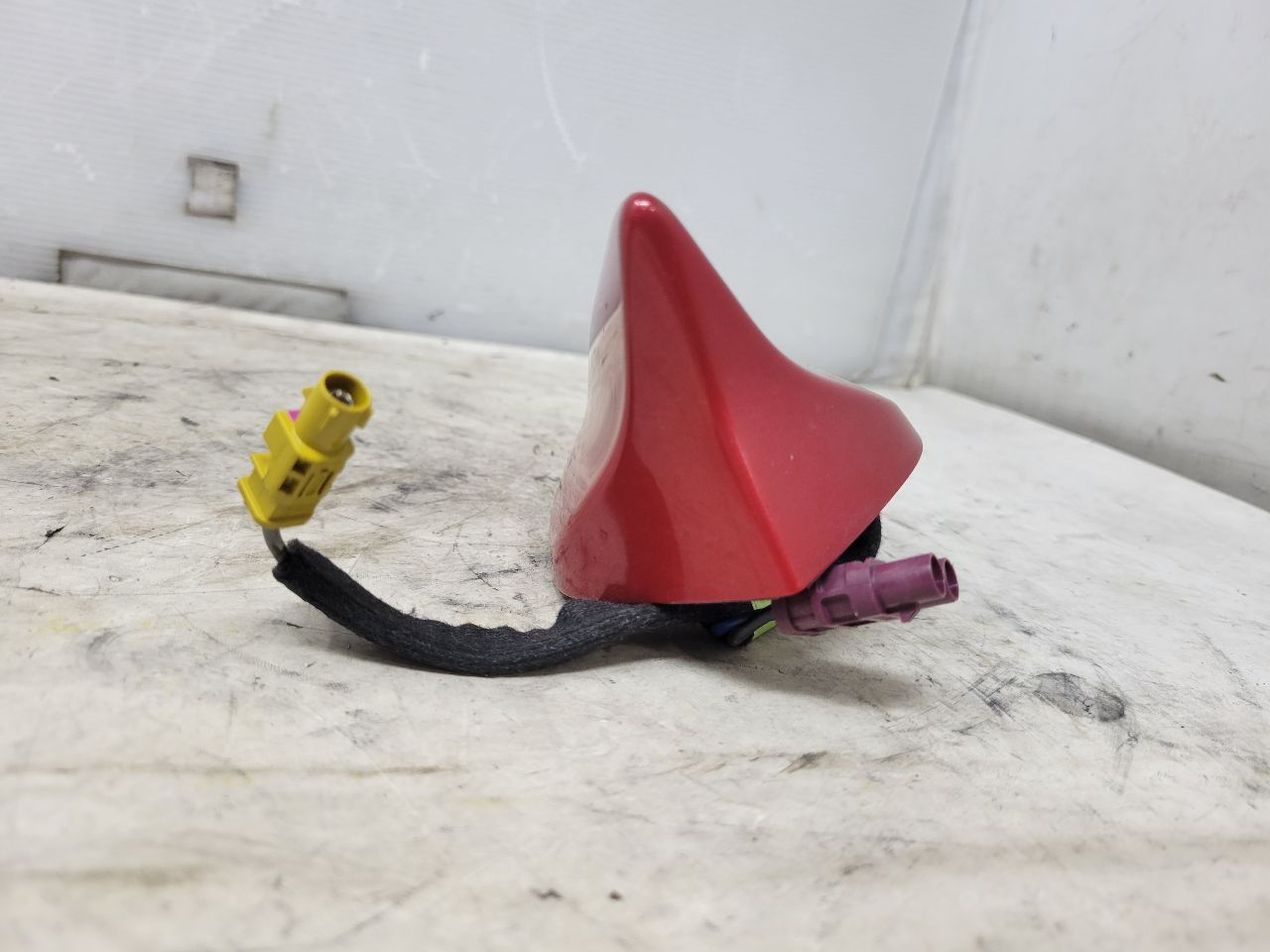 2019 CAMARO SHARK FIN ANTENNA WHITE 84570606 32506 - image 8