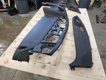 2019 CAMARO UPPER DASH PANEL & RH BAG 32515 - image 4