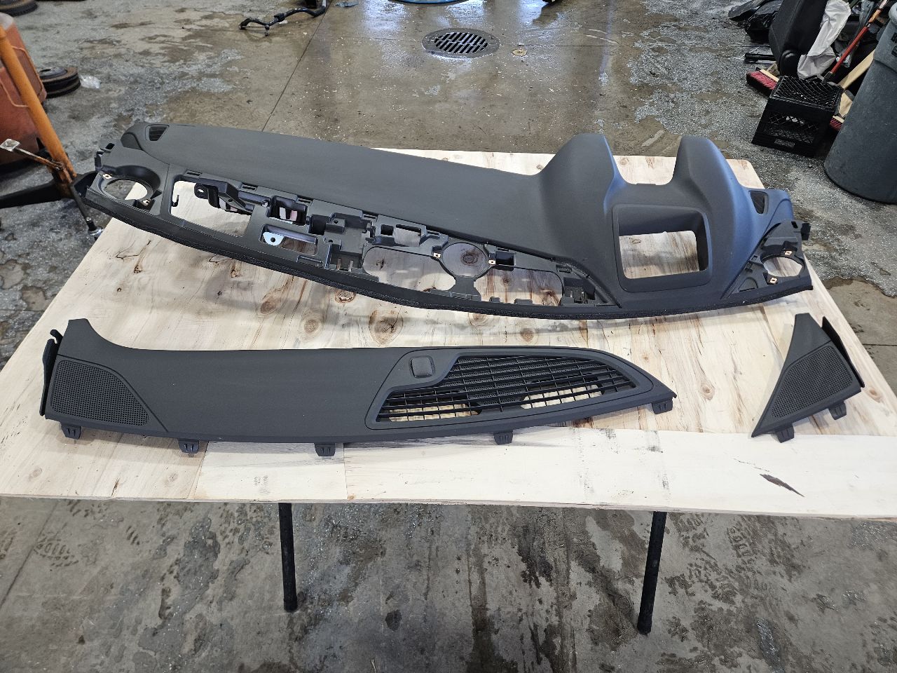 2019 CAMARO UPPER DASH PANEL & RH BAG 32515 - image 5