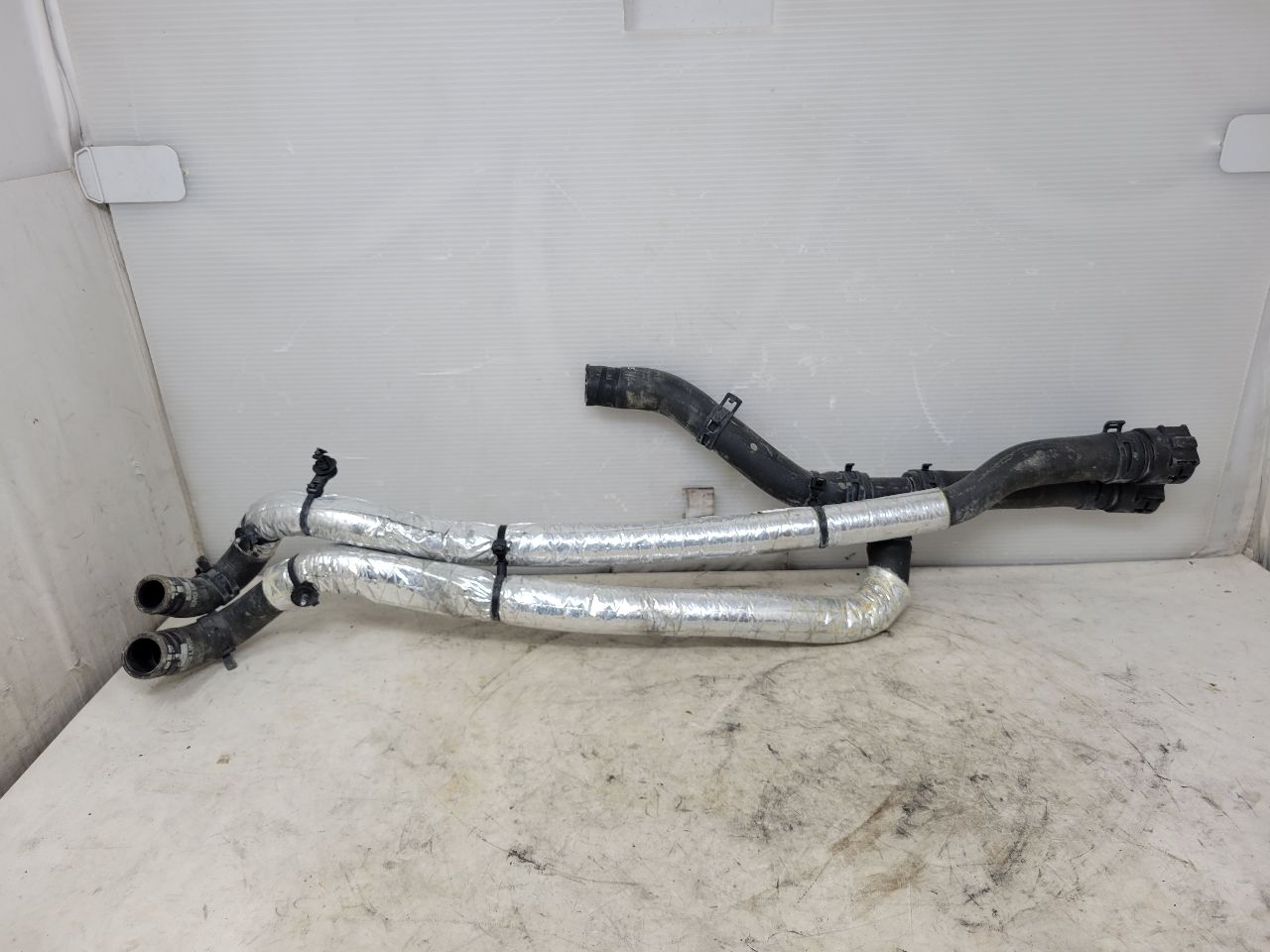 2019 CAMARO 6.2L HEATER HOSES INLET OUTLET 19K 32525 - image 5