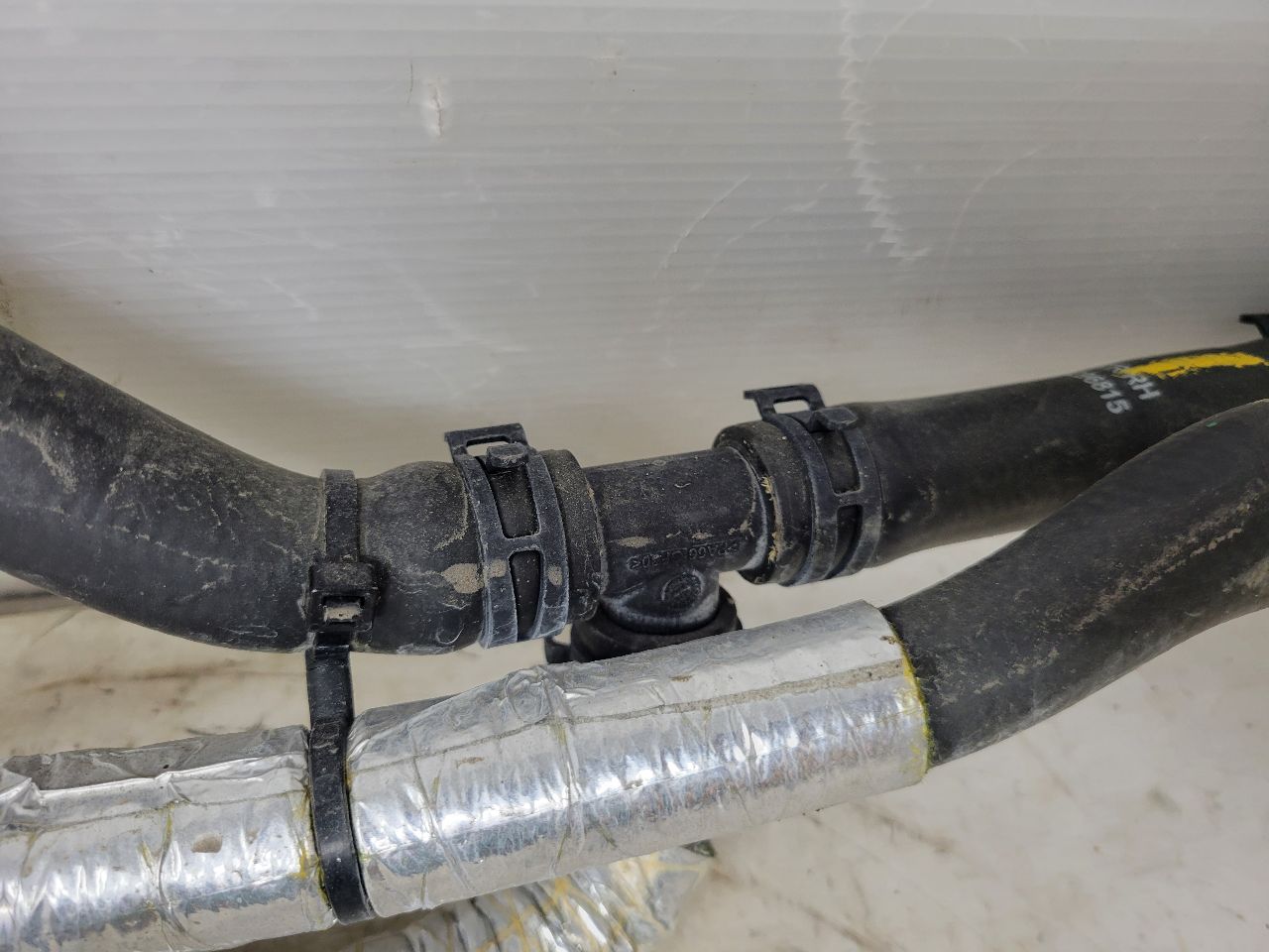 2019 CAMARO 6.2L HEATER HOSES INLET OUTLET 19K 32525 - image 9
