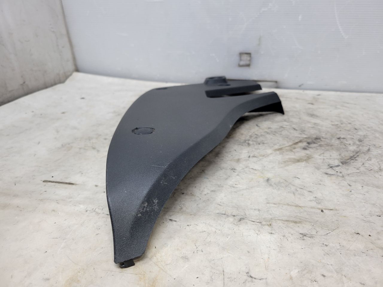 2022 CAMARO LH TAIL LAMP COVER FILLER PANEL 32547 - image 3