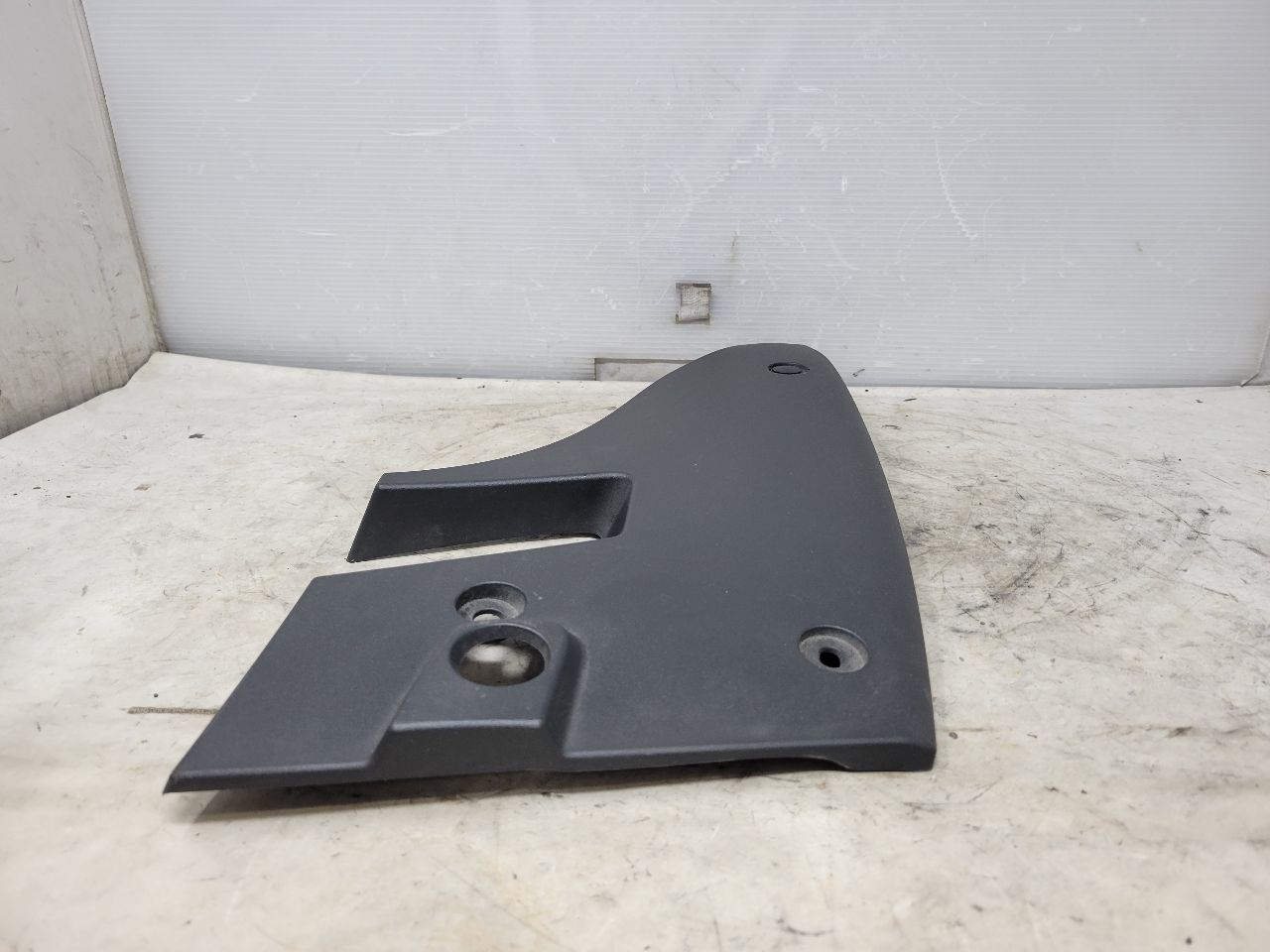 2022 CAMARO LH TAIL LAMP COVER FILLER PANEL 32547 - image 6