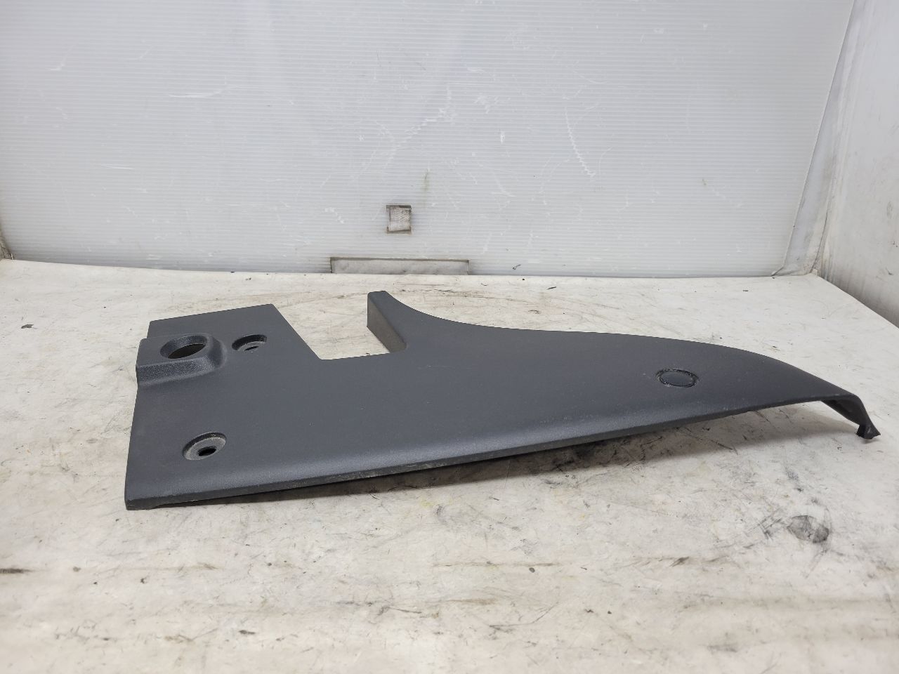 2022 CAMARO LH TAIL LAMP COVER FILLER PANEL 32547 - image 7