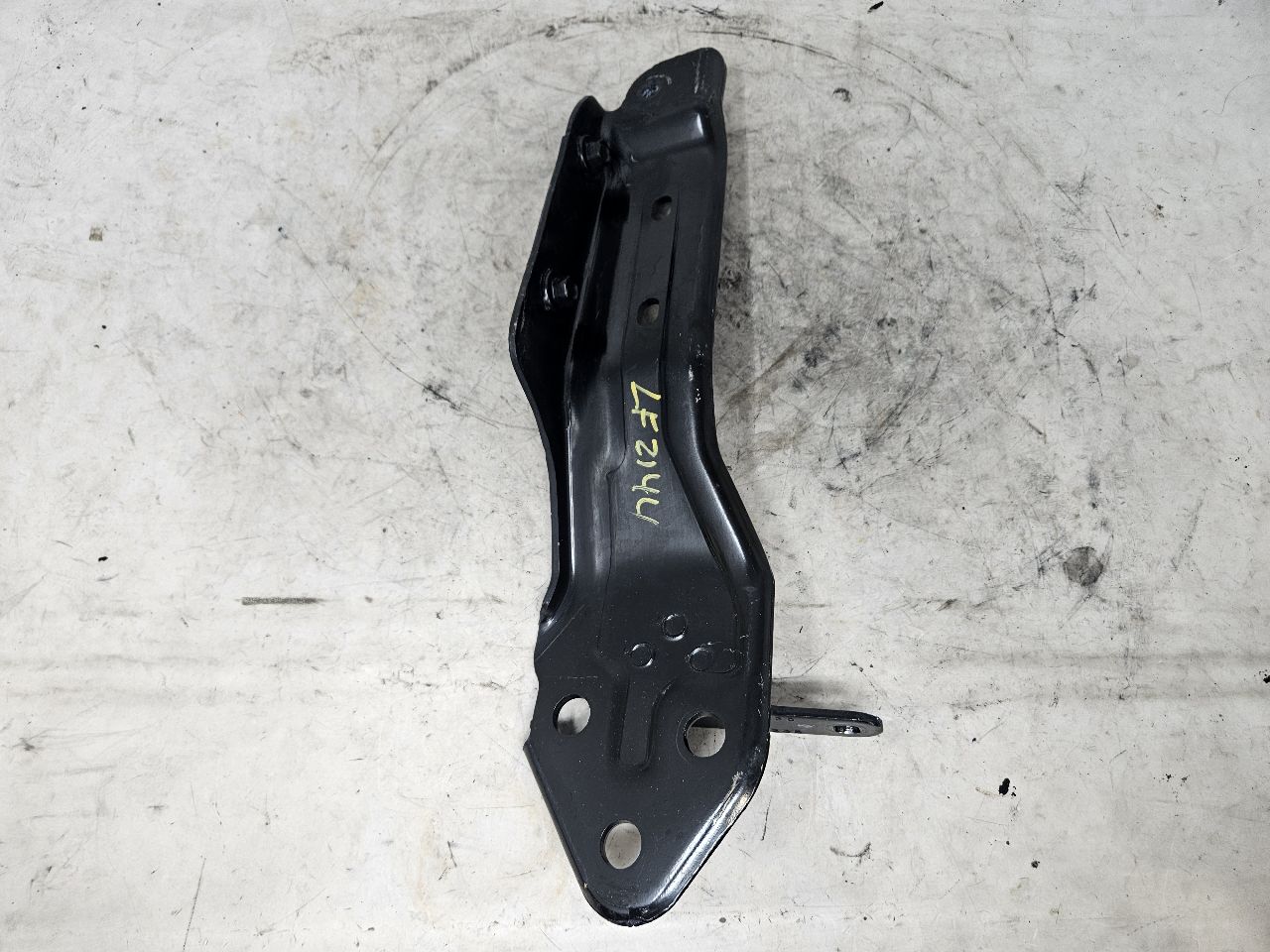 2020 ESCALAESV LH FENDER UPPER FIREWALL BRACKET 32558 - image 5