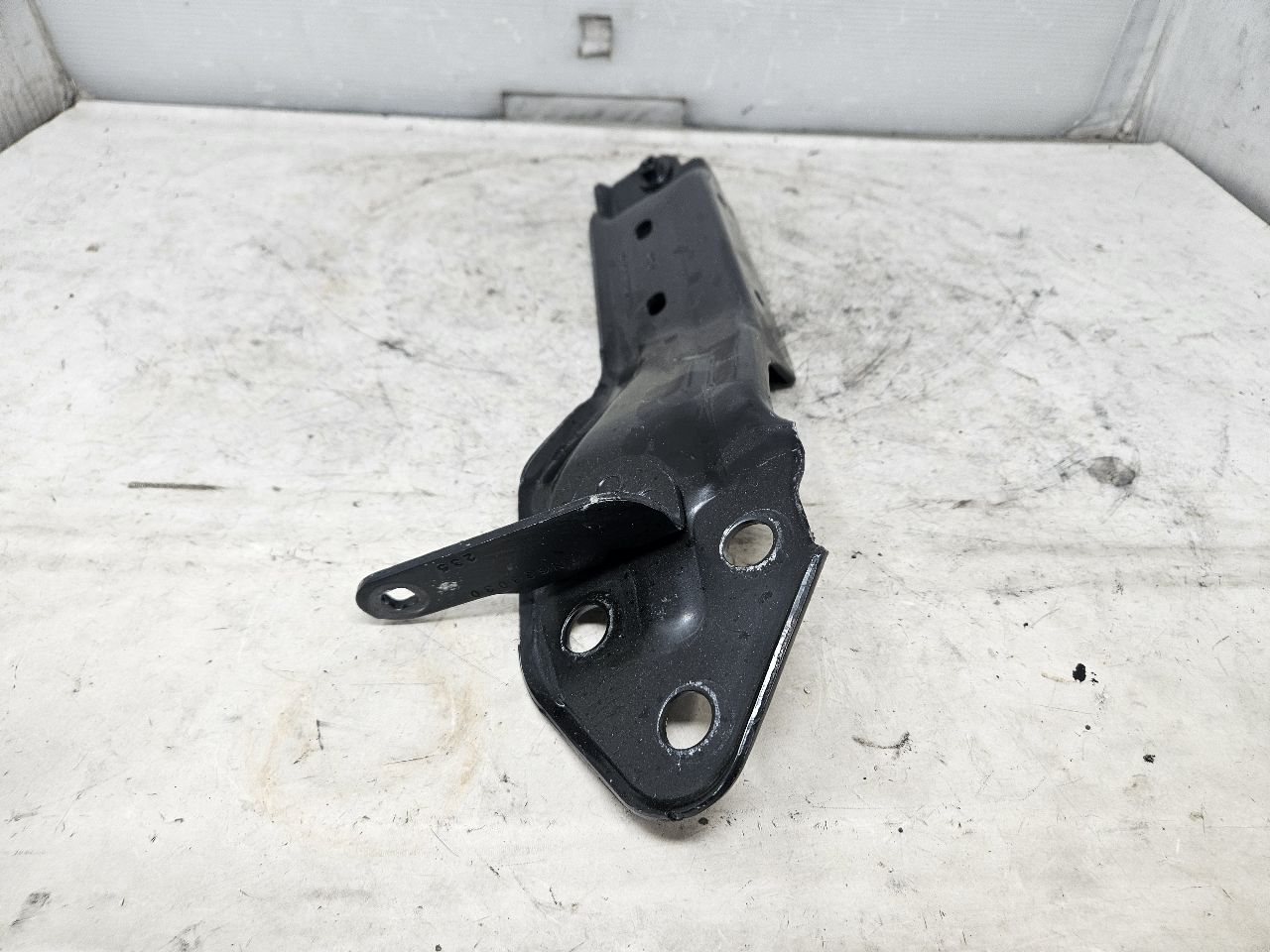2020 ESCALAESV LH FENDER UPPER FIREWALL BRACKET 32558 - image 7