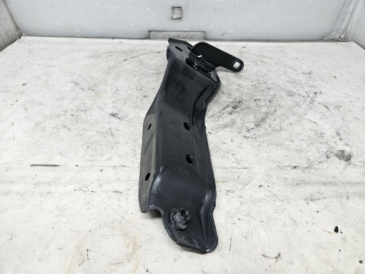 2020 ESCALAESV LH FENDER UPPER FIREWALL BRACKET 32558 - image 9