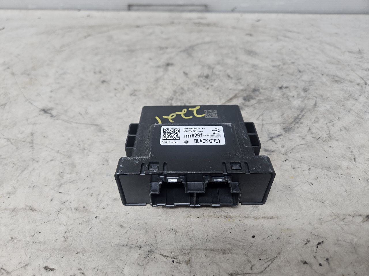 2020 ESCALADE SERIAL DATA GATEWAY MODULE 13598291 32566 - image 2