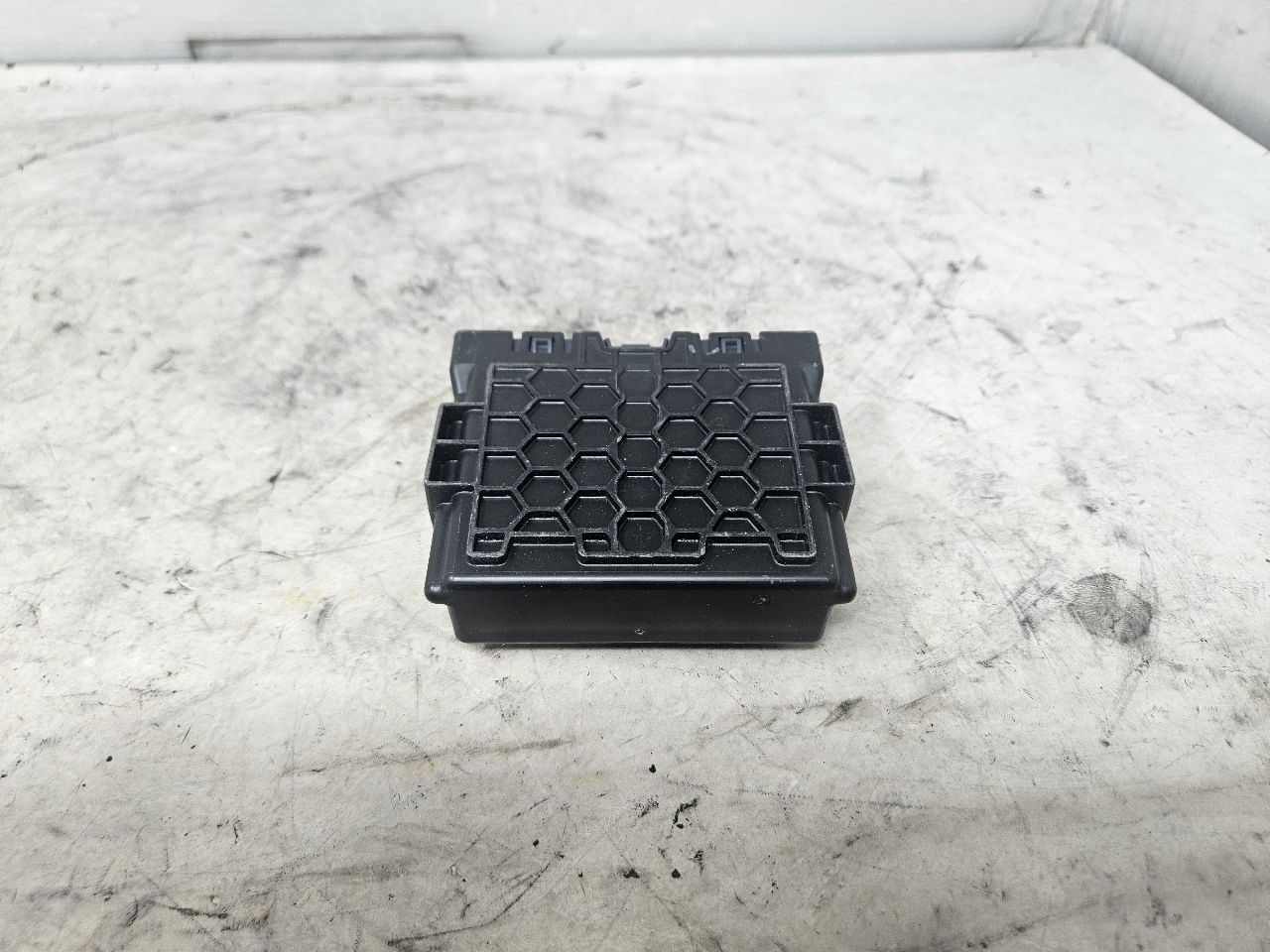 2020 ESCALADE SERIAL DATA GATEWAY MODULE 13598291 32566 - image 8