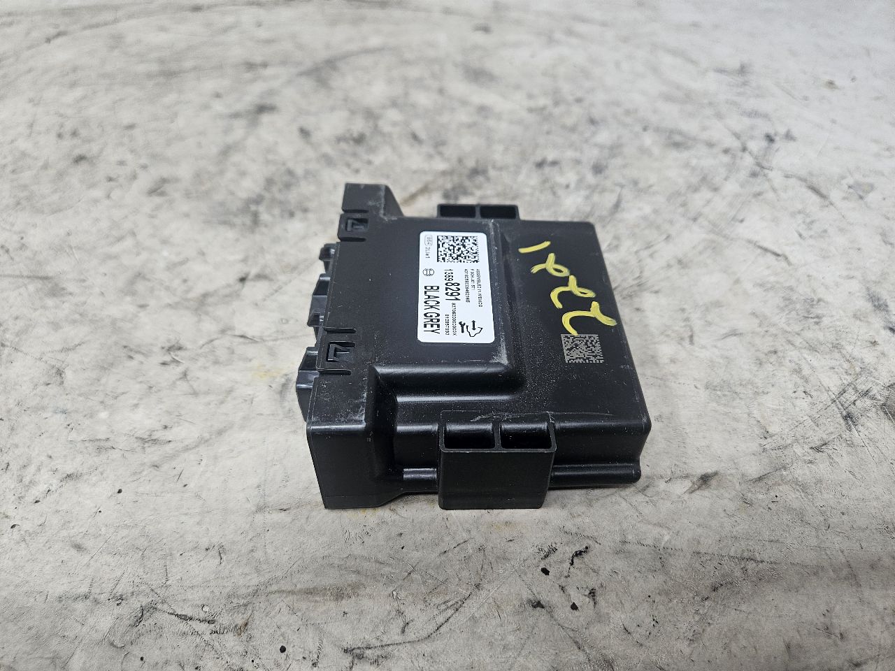 2020 ESCALADE SERIAL DATA GATEWAY MODULE 13598291 32566 - image 9