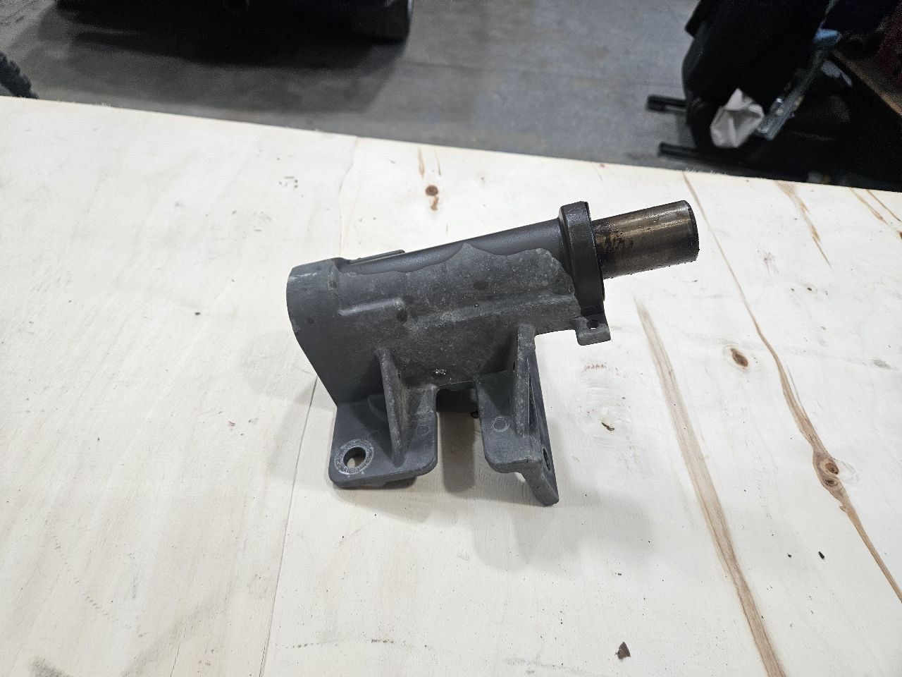 2019 SILVRDO15 POWER RUNNING BOARD HINGE LH OR RH 32571 - image 6