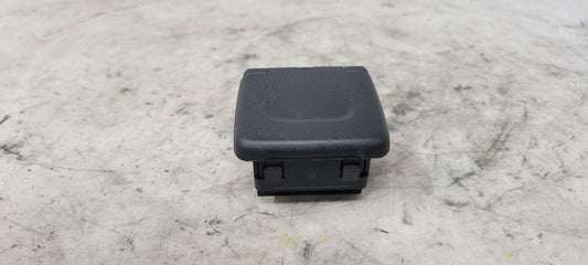 2019 ESCALADE CONSOLE 120V AC OUTLET 22943127 32575 - image 2