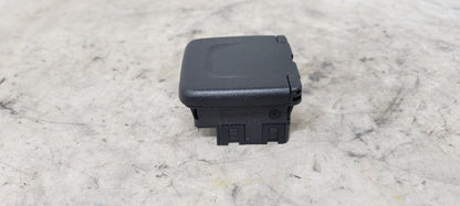 2019 ESCALADE CONSOLE 120V AC OUTLET 22943127 32575 - image 3