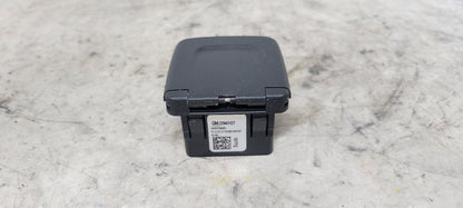 2019 ESCALADE CONSOLE 120V AC OUTLET 22943127 32575 - image 4