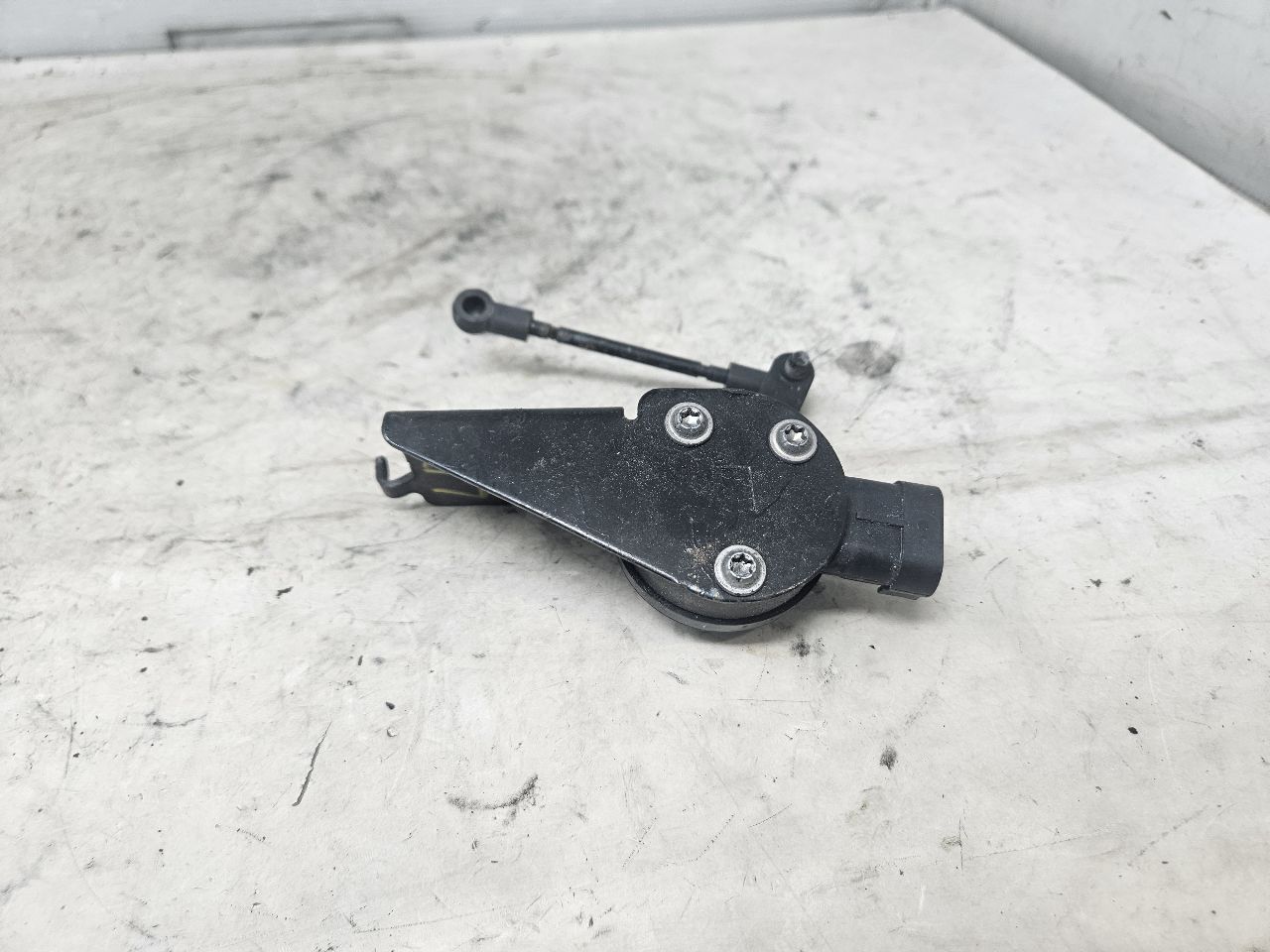2019 ESCALADE LH REAR RIDE HEIGHT SENSOR 23152100 32577 - image 6