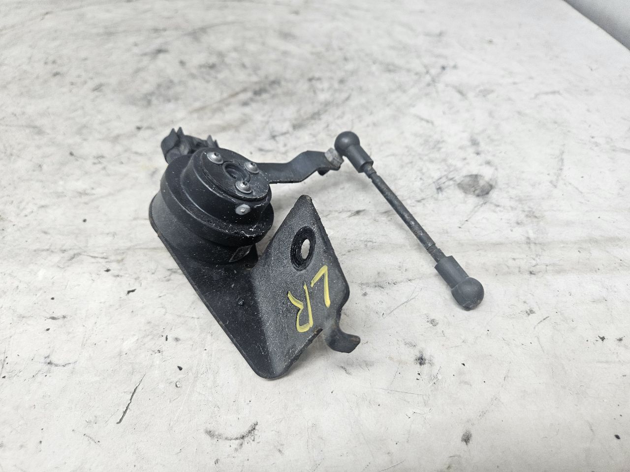 2019 ESCALADE LH REAR RIDE HEIGHT SENSOR 23152100 32577 - image 10