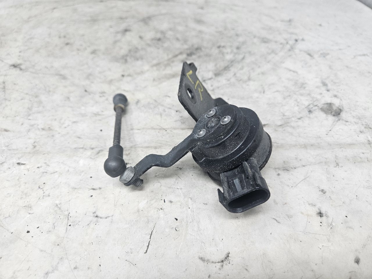 2019 ESCALADE LH REAR RIDE HEIGHT SENSOR 23152100 32577 - image 11