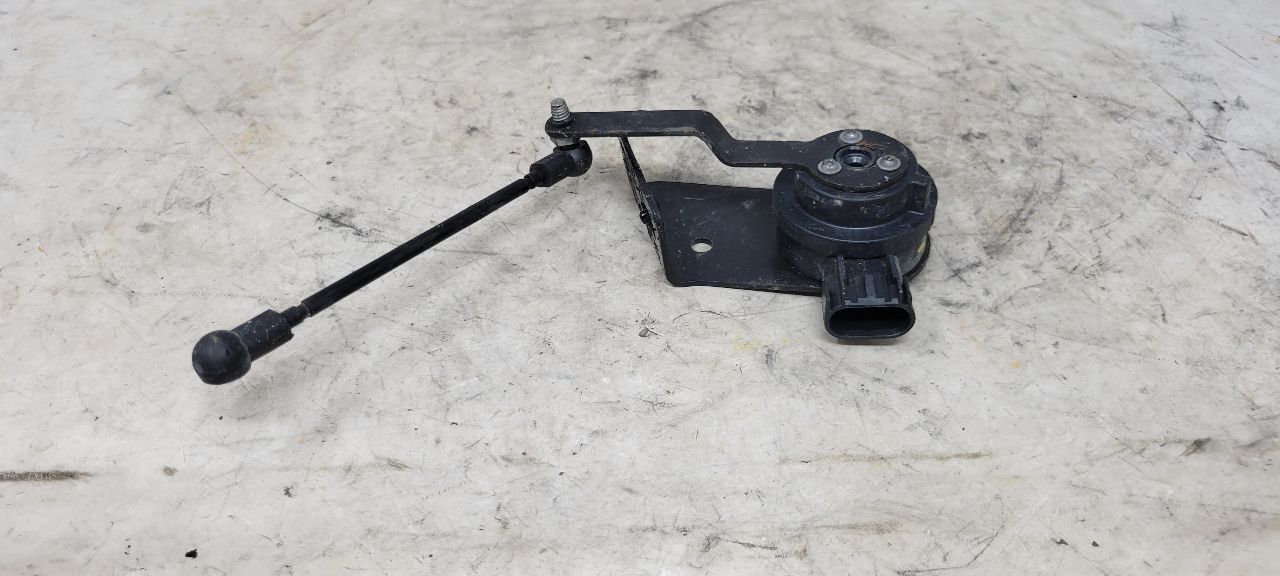 2019 ESCALADE LH FRONT RIDE HEIGHT SENSOR 23152098 32579 - image 1