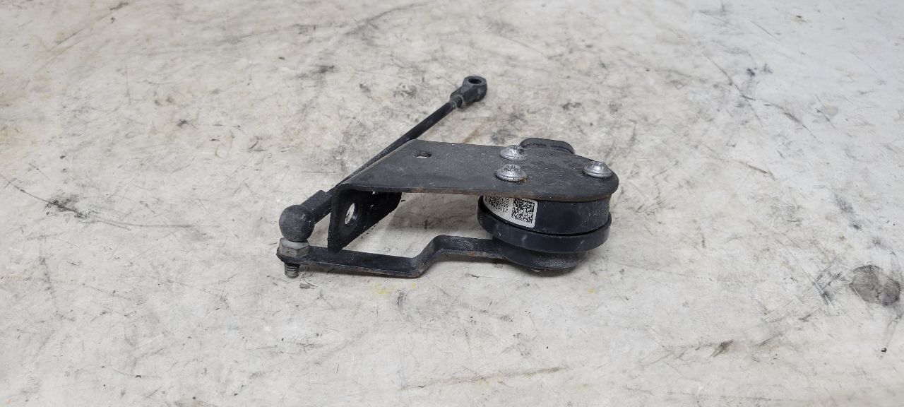2019 ESCALADE LH FRONT RIDE HEIGHT SENSOR 23152098 32579 - image 7