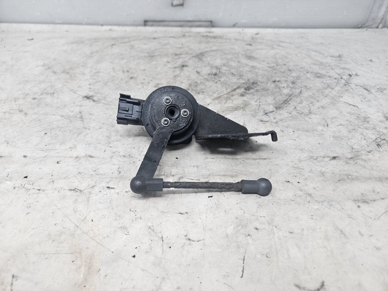 2019 ESCALADE RH REAR RIDE HEIGHT SENSOR 23152101 32580 - image 3