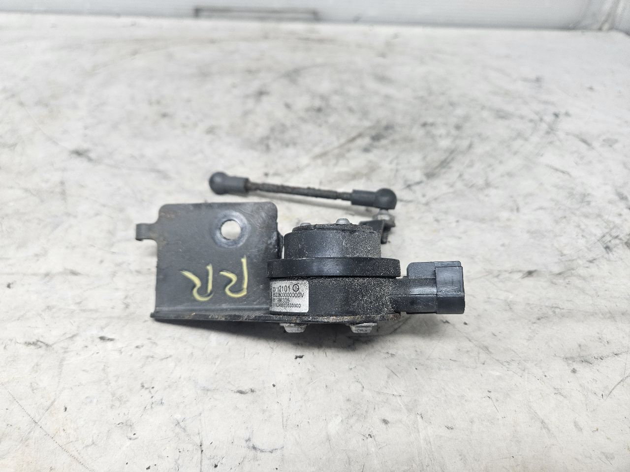 2019 ESCALADE RH REAR RIDE HEIGHT SENSOR 23152101 32580 - image 5