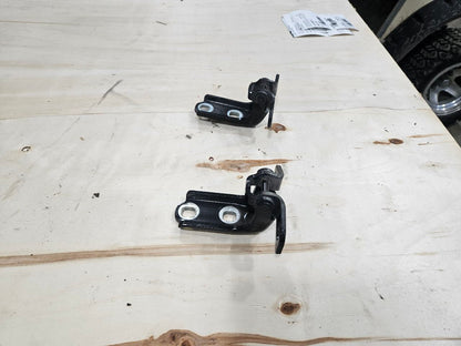 2020 ESCALAESV RH FRONT DOOR HINGES UPPER & LOWER 32583 - image 6