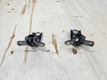 2020 ESCALAESV RH FRONT DOOR HINGES UPPER & LOWER 32583 - image 9