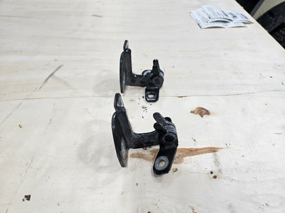 2020 ESCALAESV RH REAR DOOR HINGES UPPER & LOWER 32584 - image 3