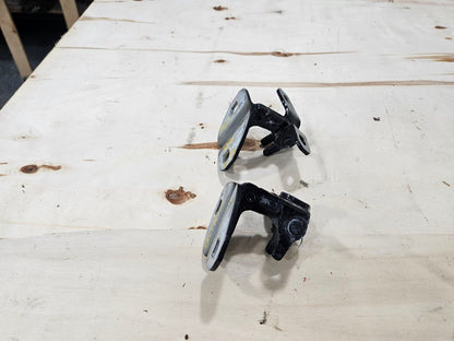 2020 ESCALAESV RH REAR DOOR HINGES UPPER & LOWER 32584 - image 9