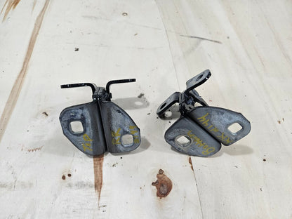 2020 ESCALAESV RH REAR DOOR HINGES UPPER & LOWER 32584 - image 10