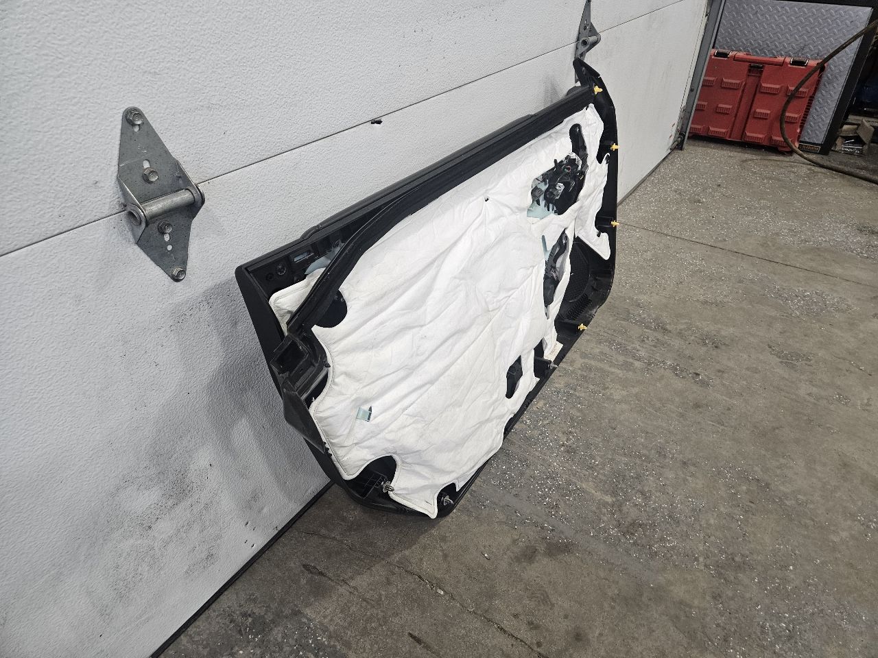 2019 CAMARO RH FRONT DOOR PANEL TRIM 2SS COUPE 32585 - image 16