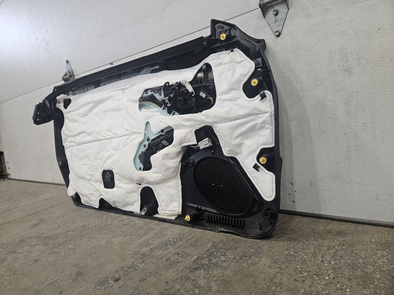 2019 CAMARO RH FRONT DOOR PANEL TRIM 2SS COUPE 32585 - image 18