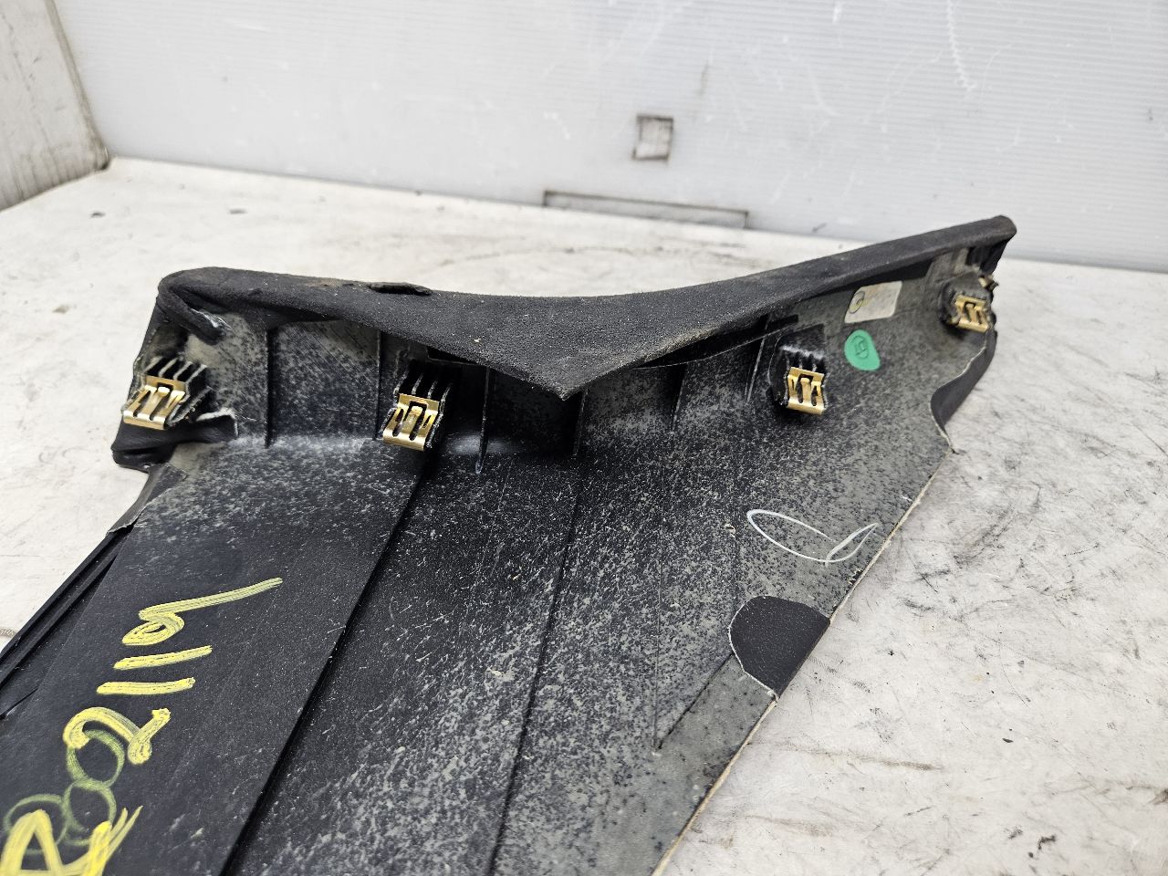 2018 ESCALAESV CENTER CONSOLE RH UPPER TRIM BLACK 32592 - image 1