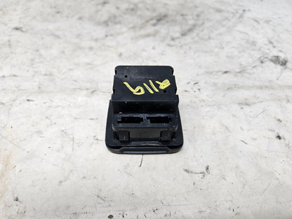 2018 ESCALAESV CONSOLE 120V AC OUTLET 22943127 32595 - image 9