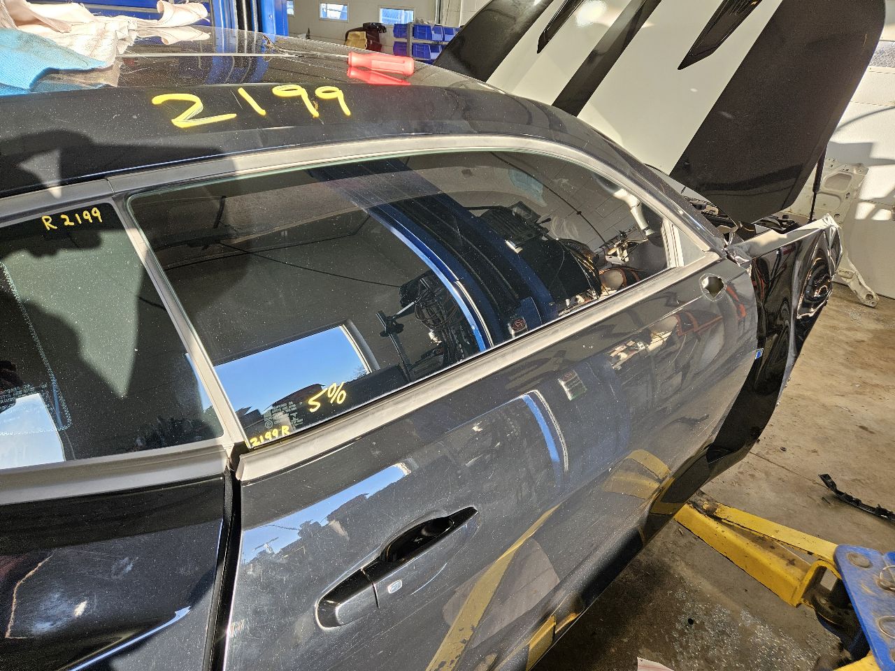 2017 CAMARO RH DOOR BLACK GBA SMALL DENT 4D1 32604 - image 8