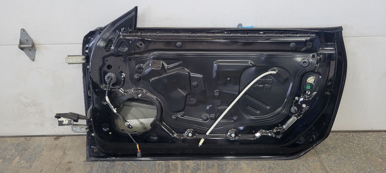2017 CAMARO RH DOOR BLACK GBA SMALL DENT 4D1 32604 - image 4