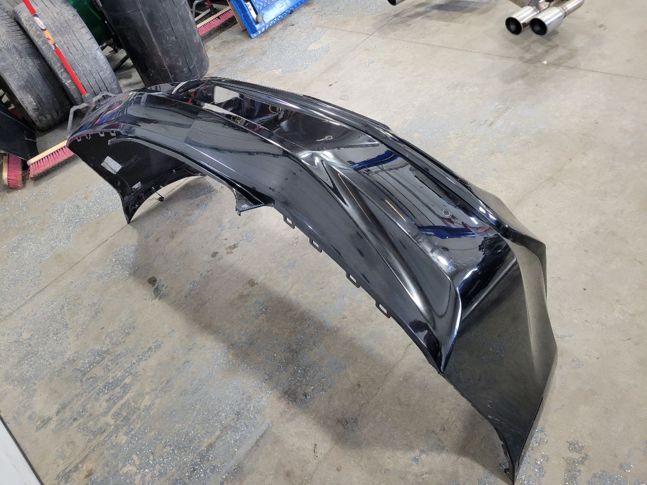 2017 CAMARO SS REAR BUMPER QUAD OUTLET BLACK GBA 32606 - image 12