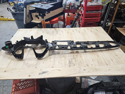 2017 CAMARO CLUSTER RADIO DASH BEZEL 84225815 32607 - image 2