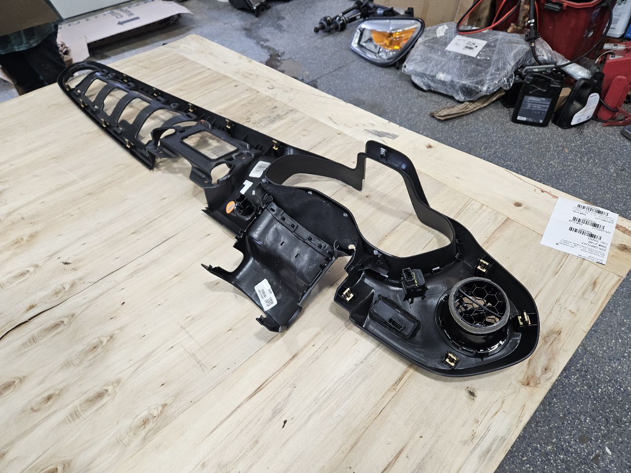 2017 CAMARO CLUSTER RADIO DASH BEZEL 84225815 32607 - image 3