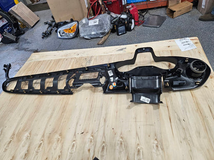 2017 CAMARO CLUSTER RADIO DASH BEZEL 84225815 32607 - image 5