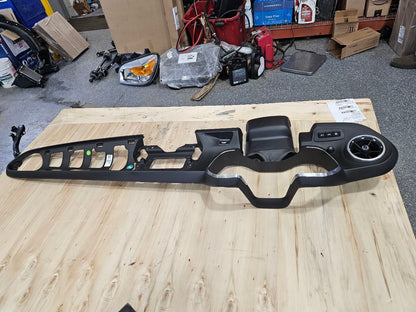 2017 CAMARO CLUSTER RADIO DASH BEZEL 84225815 32607 - image 9