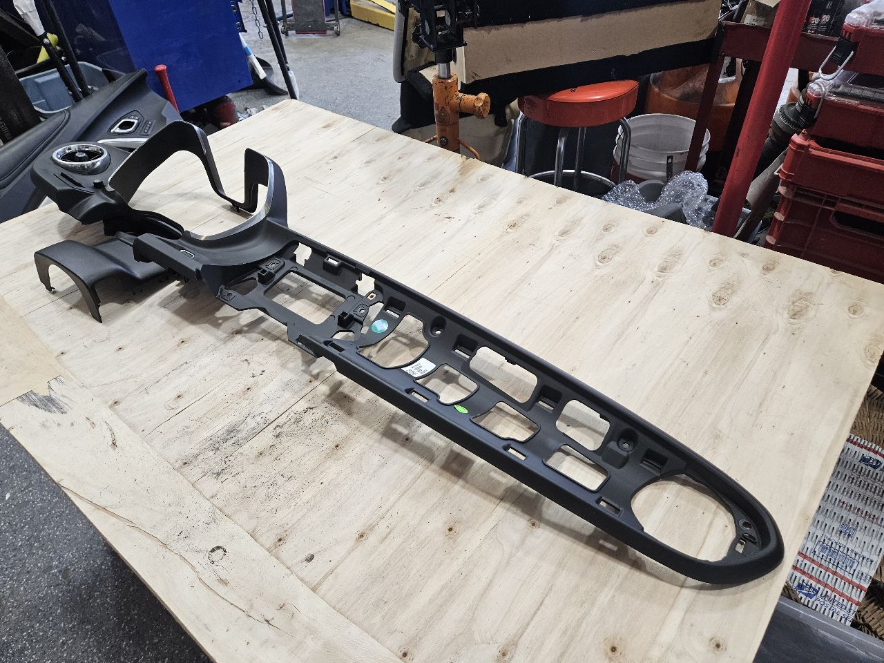 2017 CAMARO CLUSTER RADIO DASH BEZEL 84225815 32607 - image 13