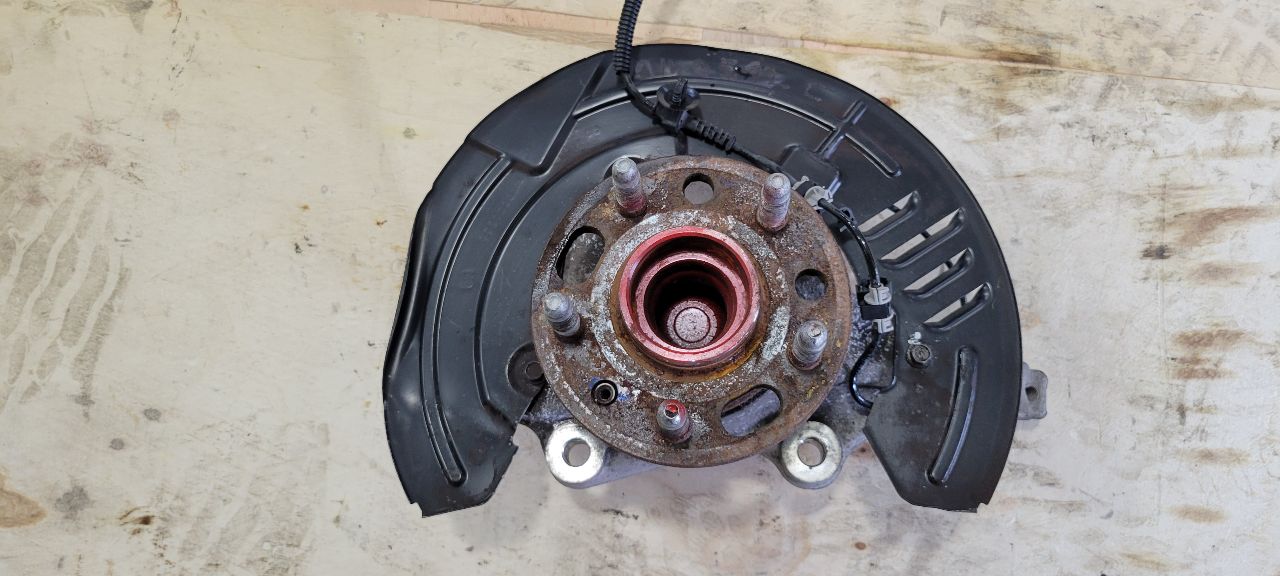 2017 CAMARO LH DRIVER REAR SPINDLE & HUB 48K 32624 - image 1