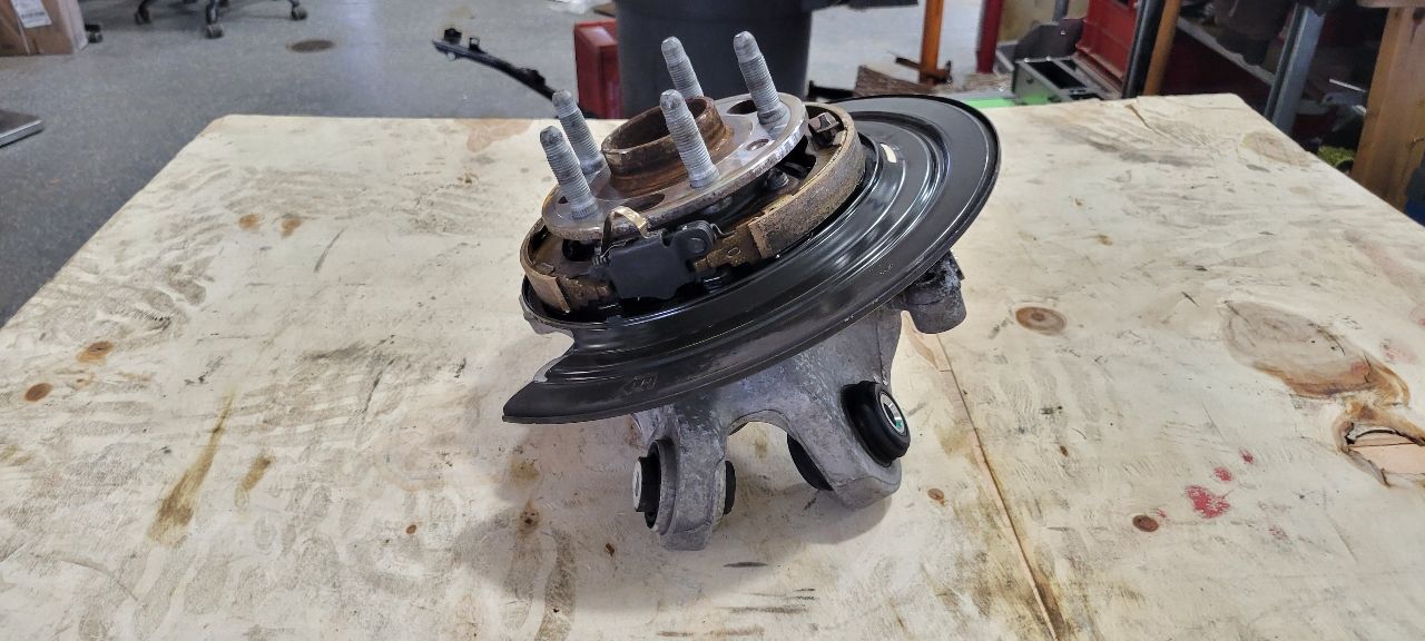 2017 CAMARO LH DRIVER REAR SPINDLE & HUB 48K 32624 - image 10