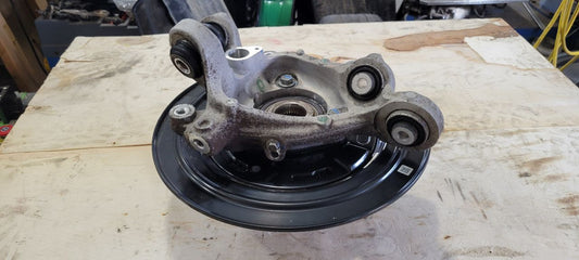 2017 CAMARO RH PASSENGER REAR SPINDLE & HUB 48K 32625 - image 1