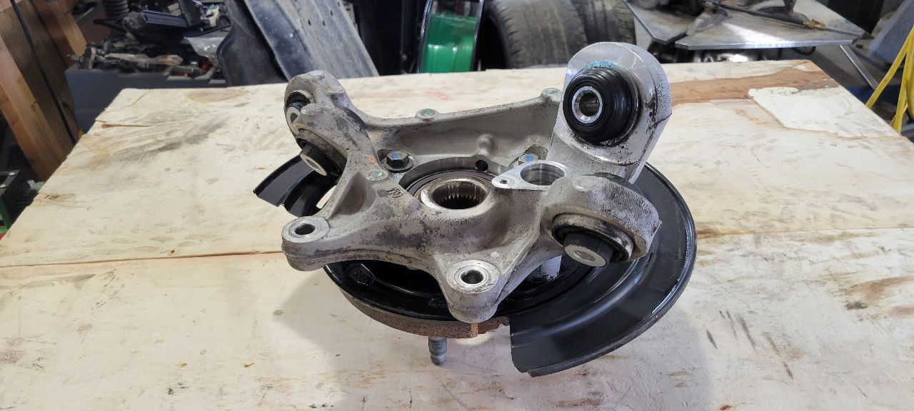 2017 CAMARO RH PASSENGER REAR SPINDLE & HUB 48K 32625 - image 3