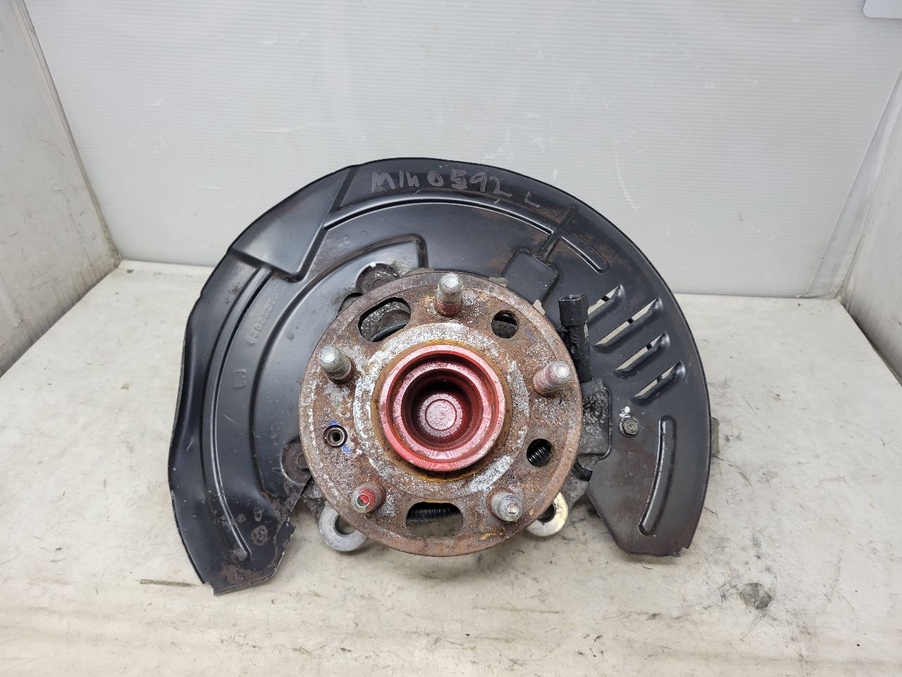 2017 CAMARO LH DRIVER FRONT SPINDLE W/HUB 48K 32632 - image 1