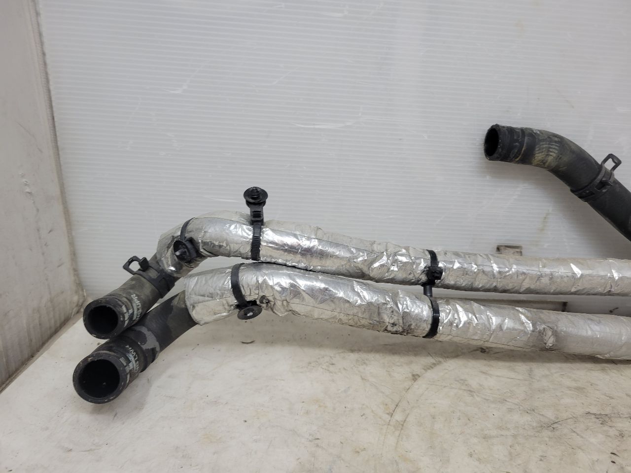 2017 CAMARO 6.2L HEATER HOSES INLET OUTLET 48K 32635 - image 4