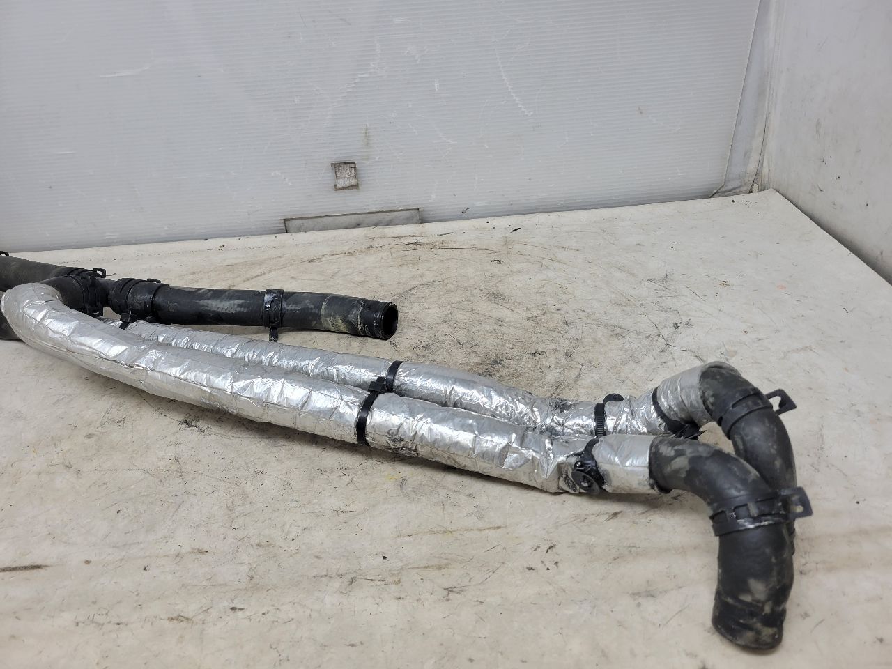2017 CAMARO 6.2L HEATER HOSES INLET OUTLET 48K 32635 - image 8