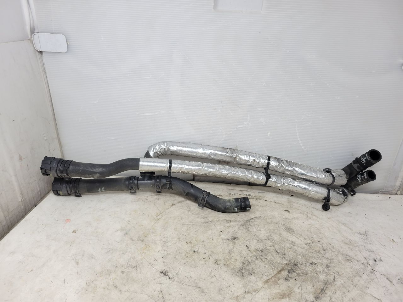 2017 CAMARO 6.2L HEATER HOSES INLET OUTLET 48K 32635 - image 9